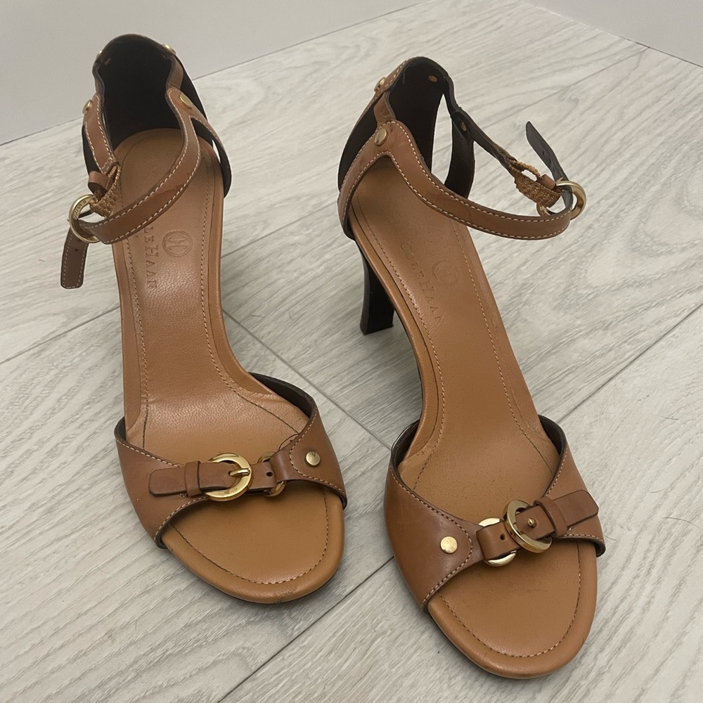 Buckle ankle kitten heels
